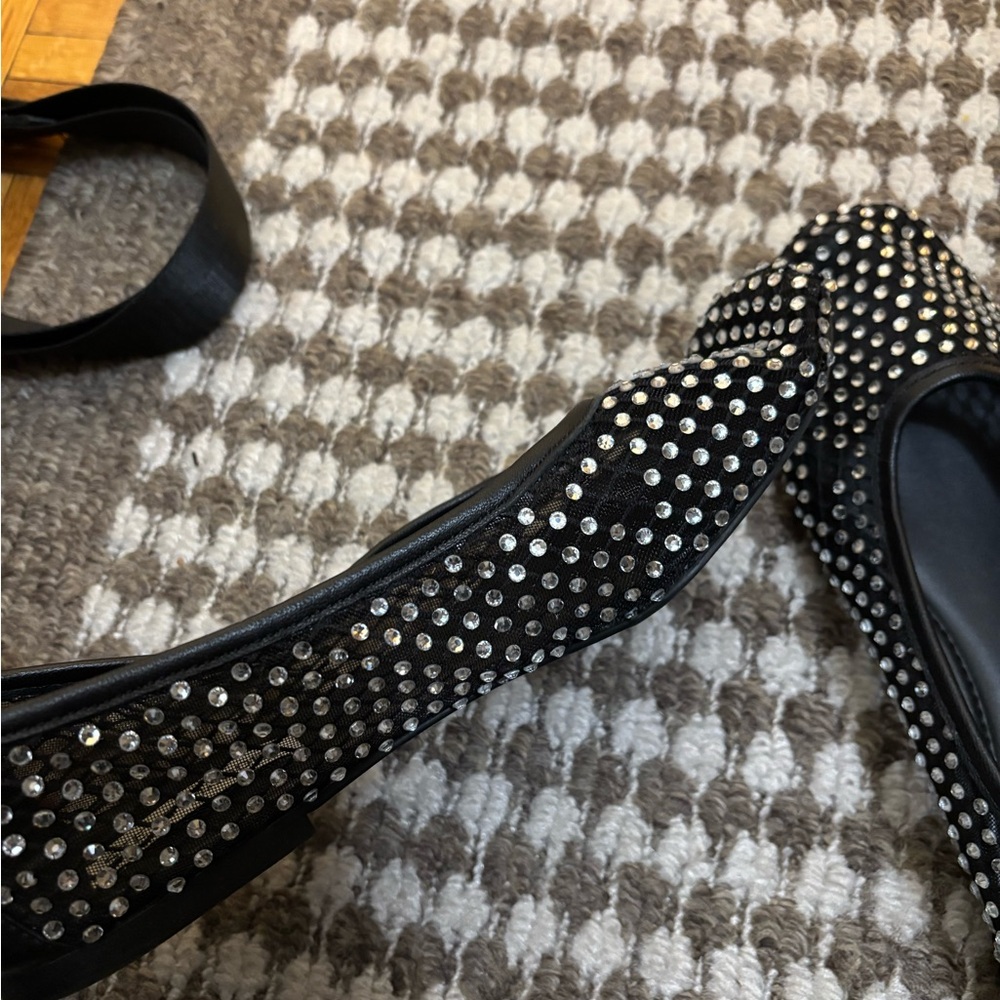 Flats - Picture 2 of 3